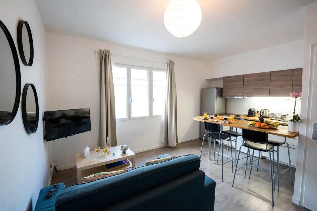 Appartement Centre Village, Clim Et Parking Gratuit 에그모르트 외부 사진